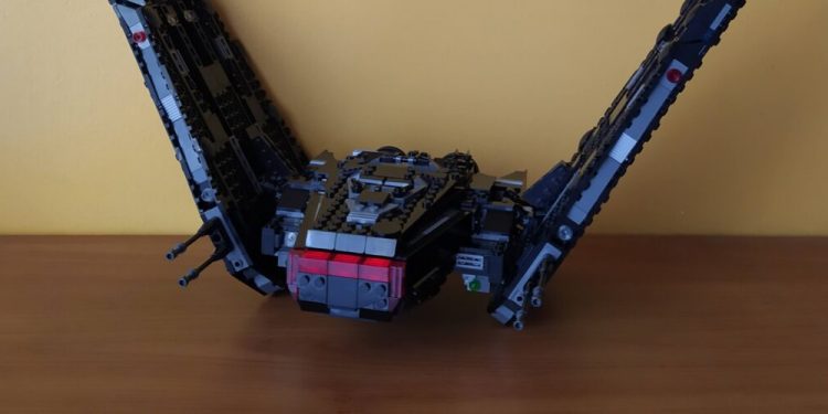 Lego Star Wars 75256 - Shuttle di Kylo Ren