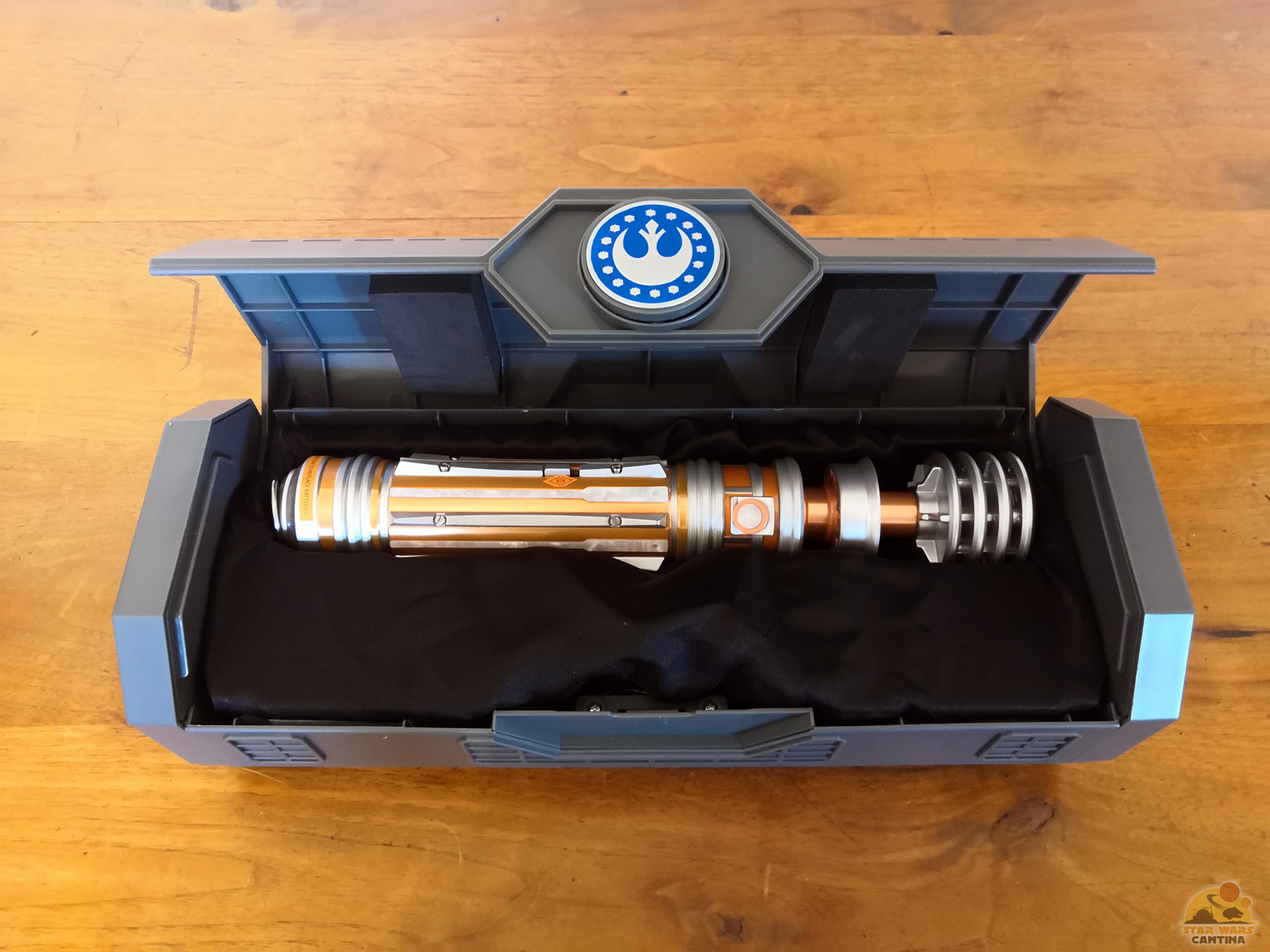 Leia Lightsaber [Legacy collection] (2)
