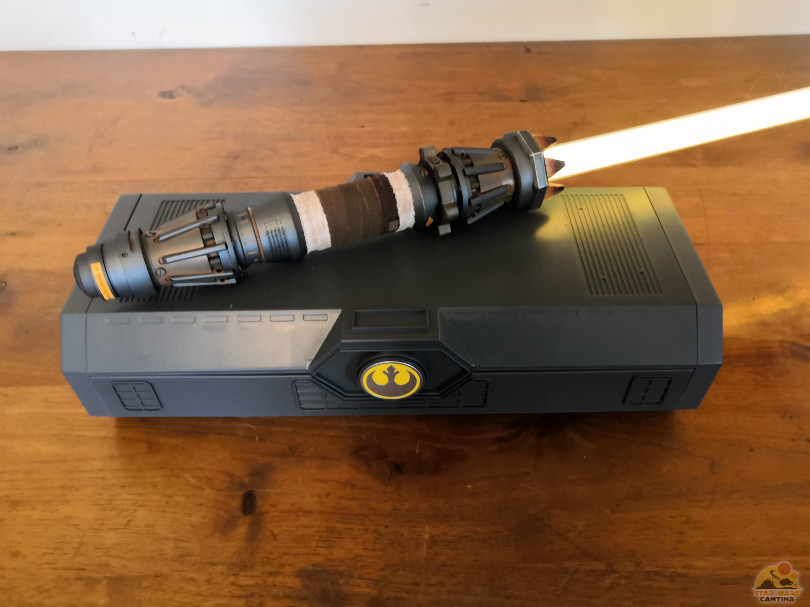 Rey Yellow Lightsaber [Legacy collection] (1)